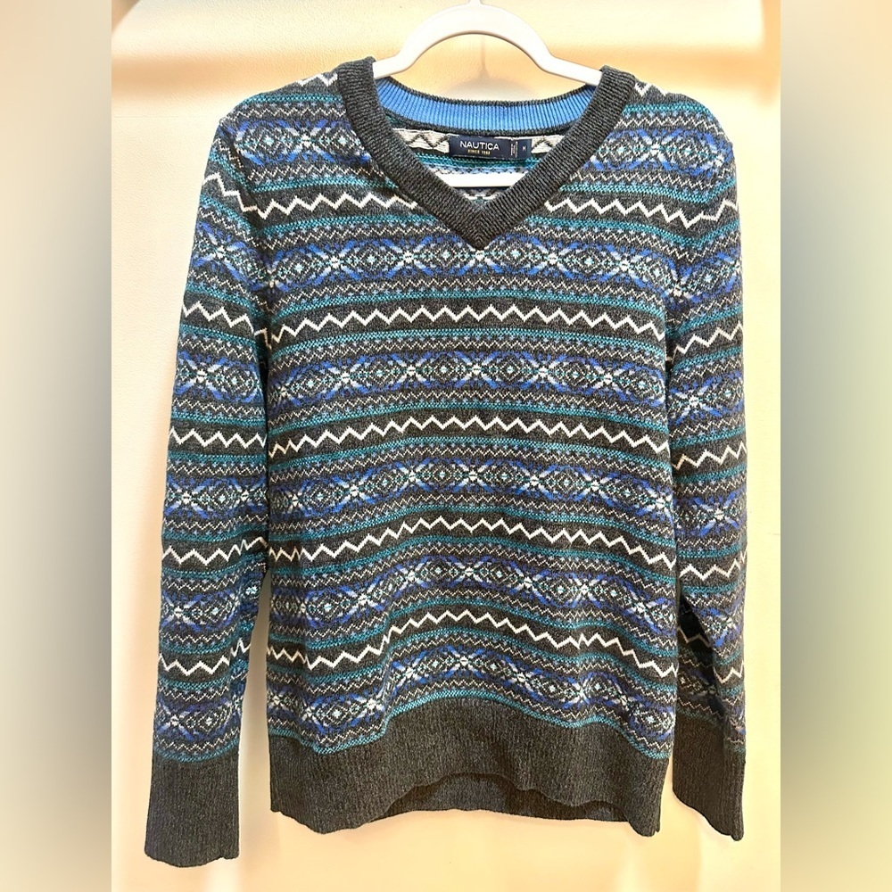 Nautica Men’s Fair Isle Pullover V Neck Knit Sweater in Blue Size Medium